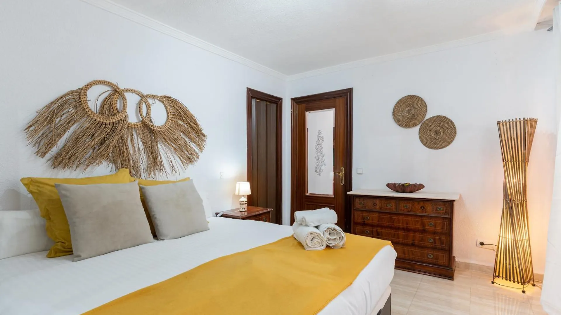 Blonzu Tailandia Apartment Torremolinos Spain