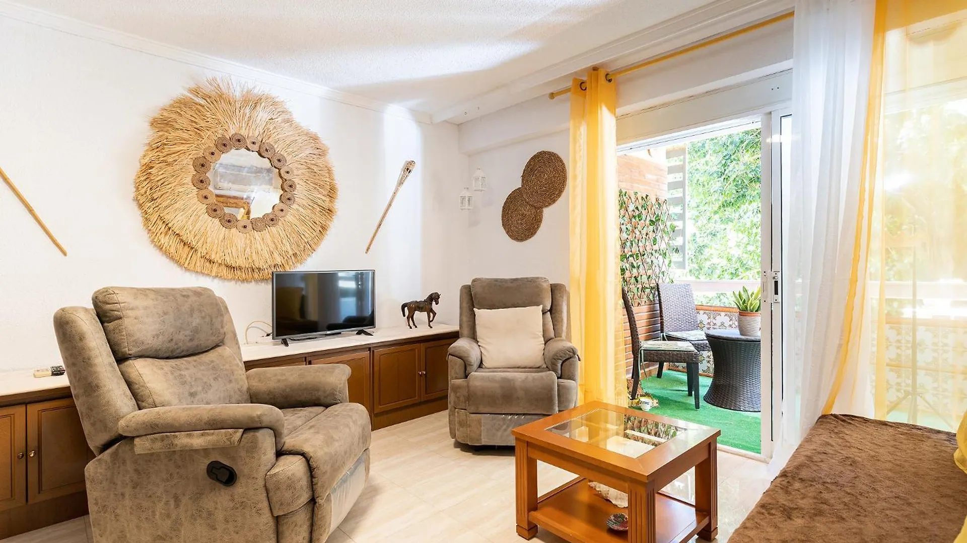 Blonzu Tailandia Apartment Torremolinos