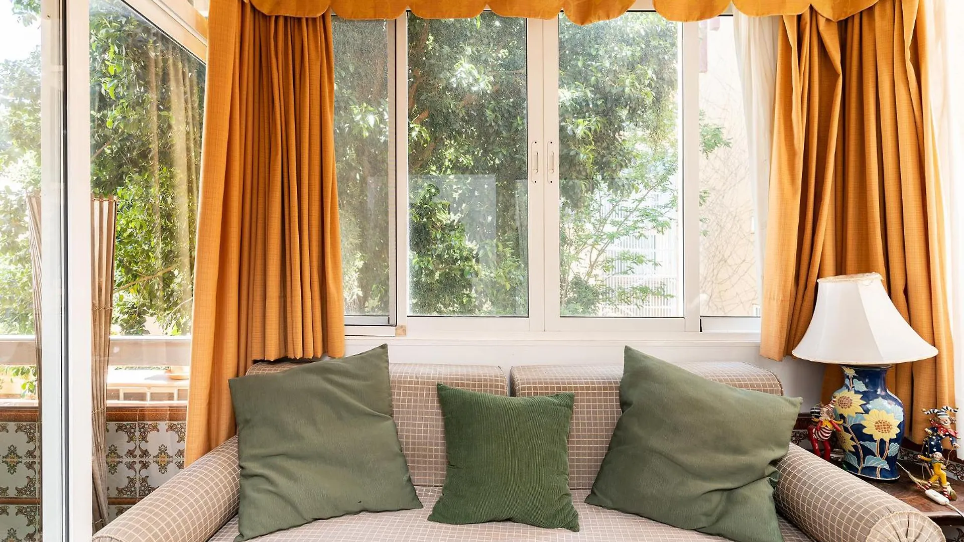 Blonzu Tailandia Apartment Torremolinos