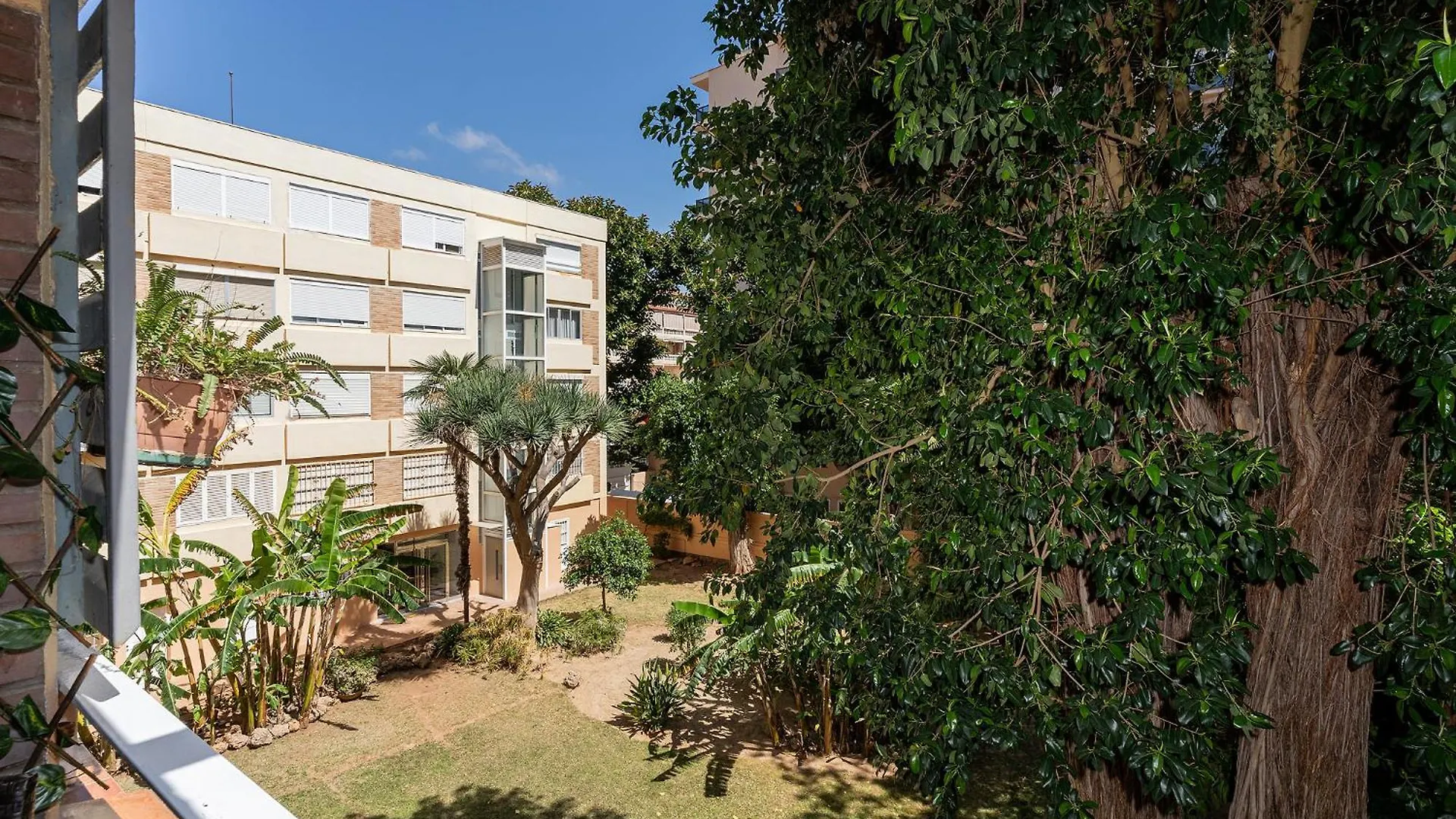Blonzu Tailandia Apartment Torremolinos